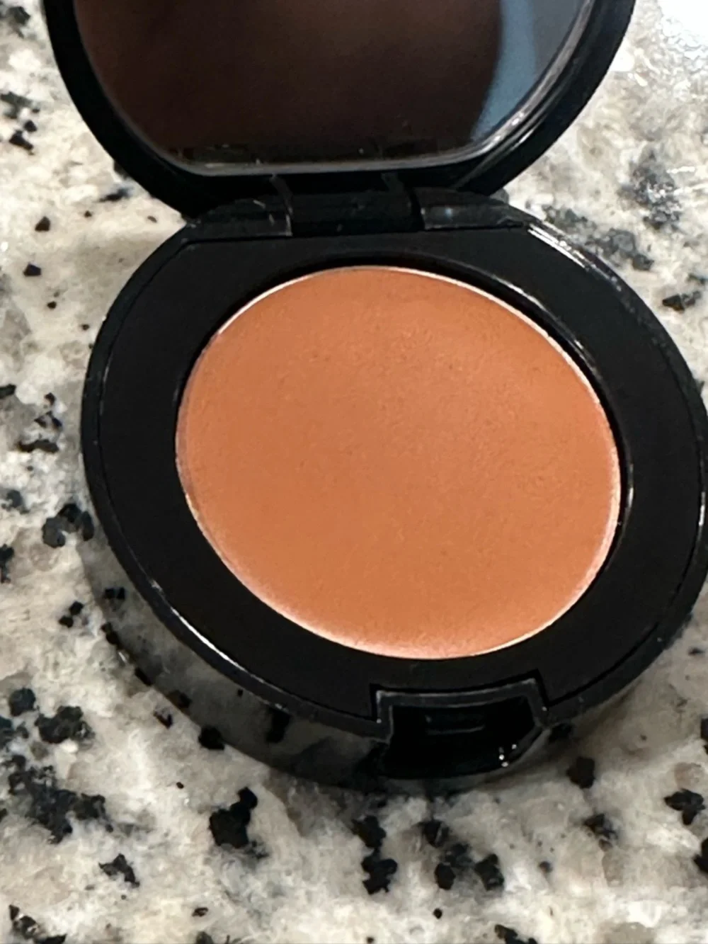 $26! BOBBI BROWN DEEP BISQUE EYE CORRECTOR POT. BRAND NEW. UNUSED. FREE SHIPPING